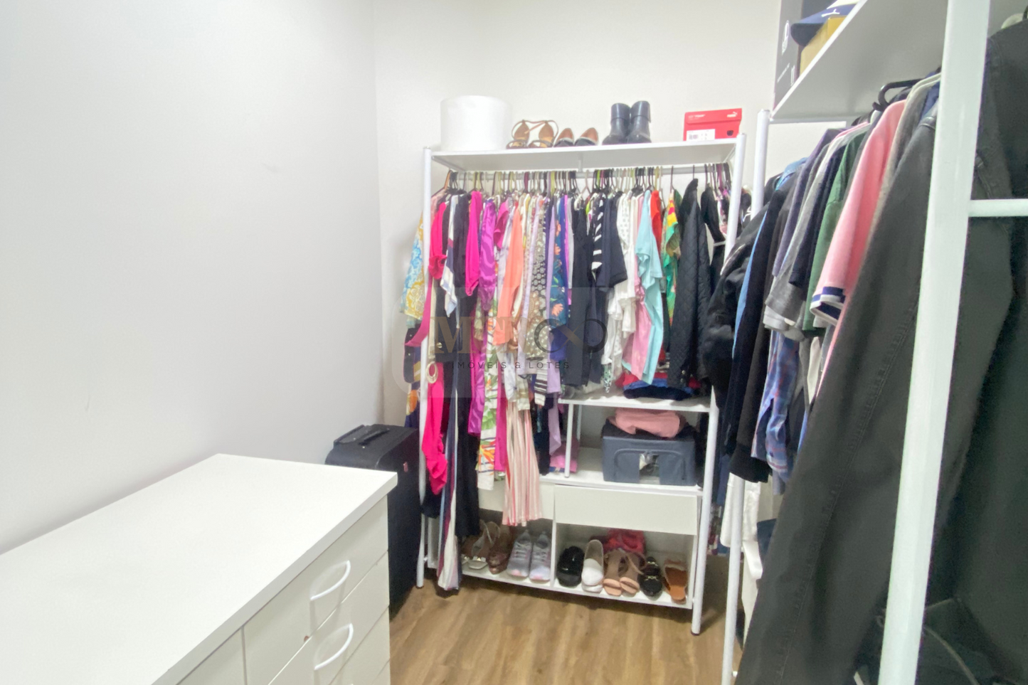 Sobrado em Condomínio com piscina - Vila do Sol Valinhos - SP