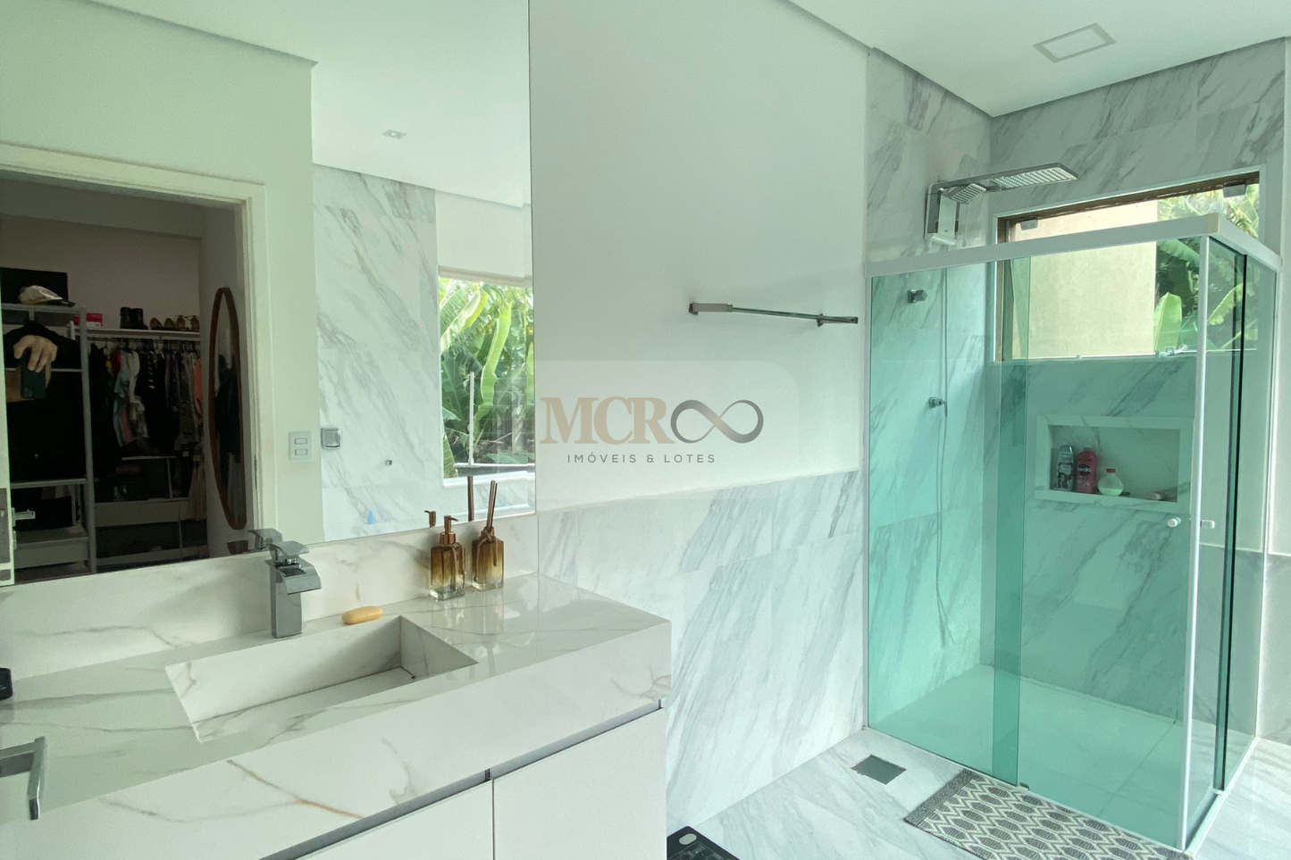 Sobrado em Condomínio com piscina - Vila do Sol Valinhos - SP