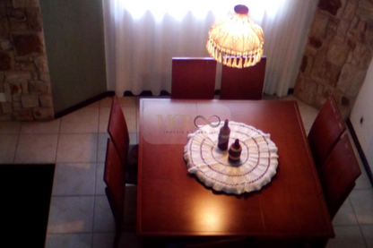 Sobrado em Condomínio em Valinhos