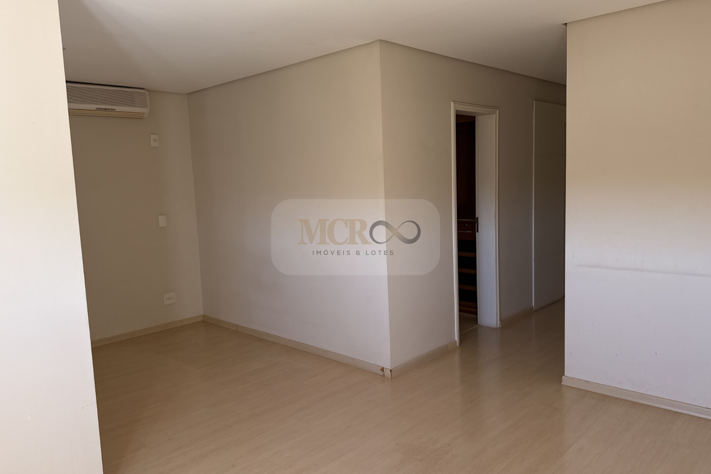 Casa de Alto Padrão à Venda em Condomínio Fechado – Valinhos/SP