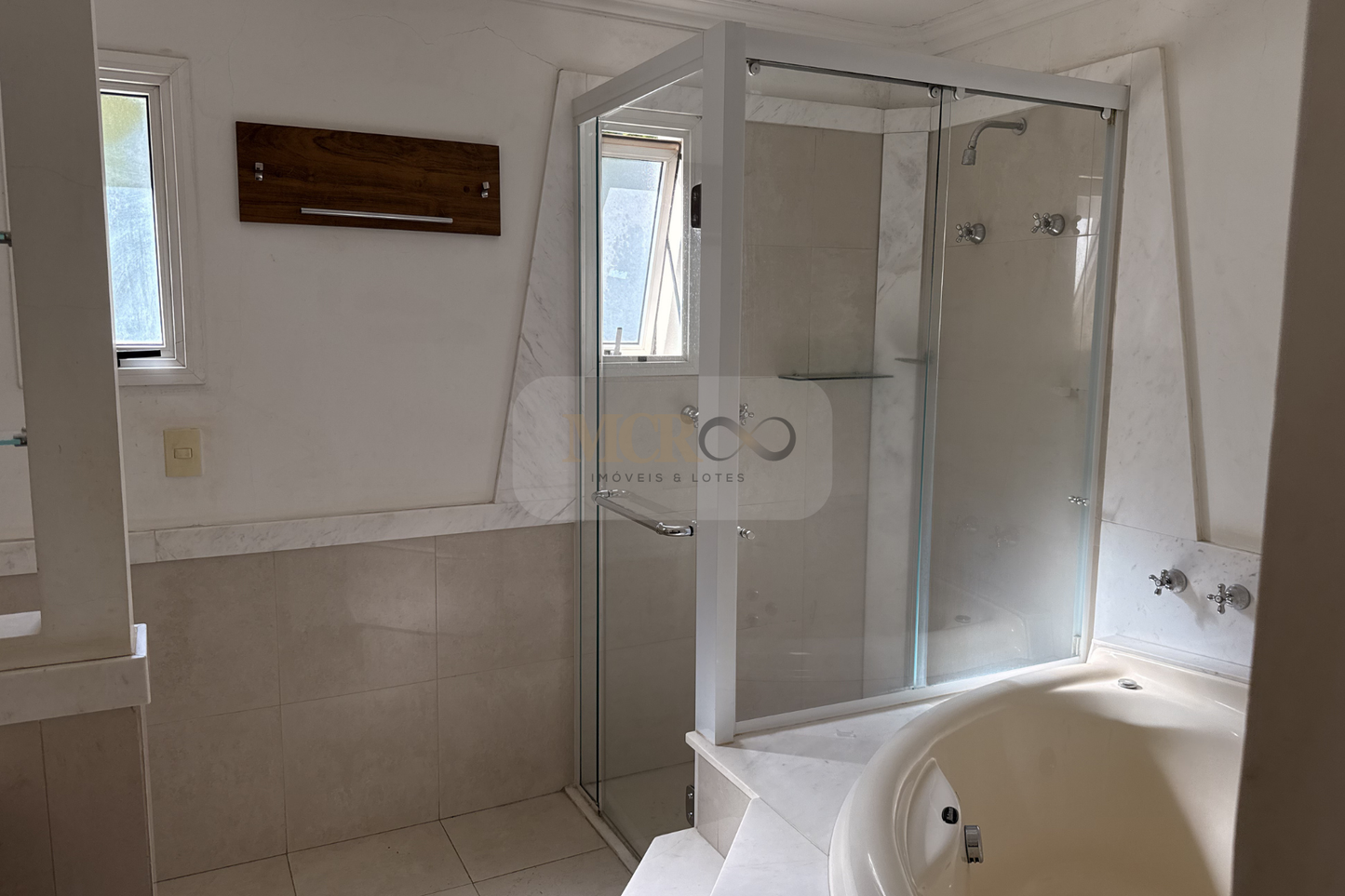 Casa de Alto Padrão à Venda em Condomínio Fechado – Valinhos/SP
