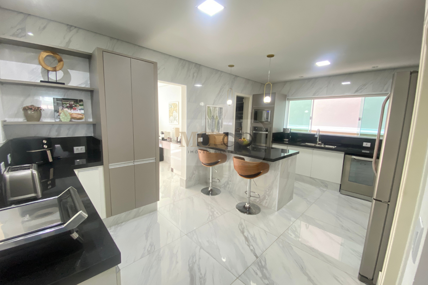 Sobrado em Condomínio com piscina - Vila do Sol Valinhos - SP