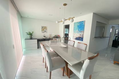 Sobrado em Condomínio com piscina - Vila do Sol Valinhos - SP