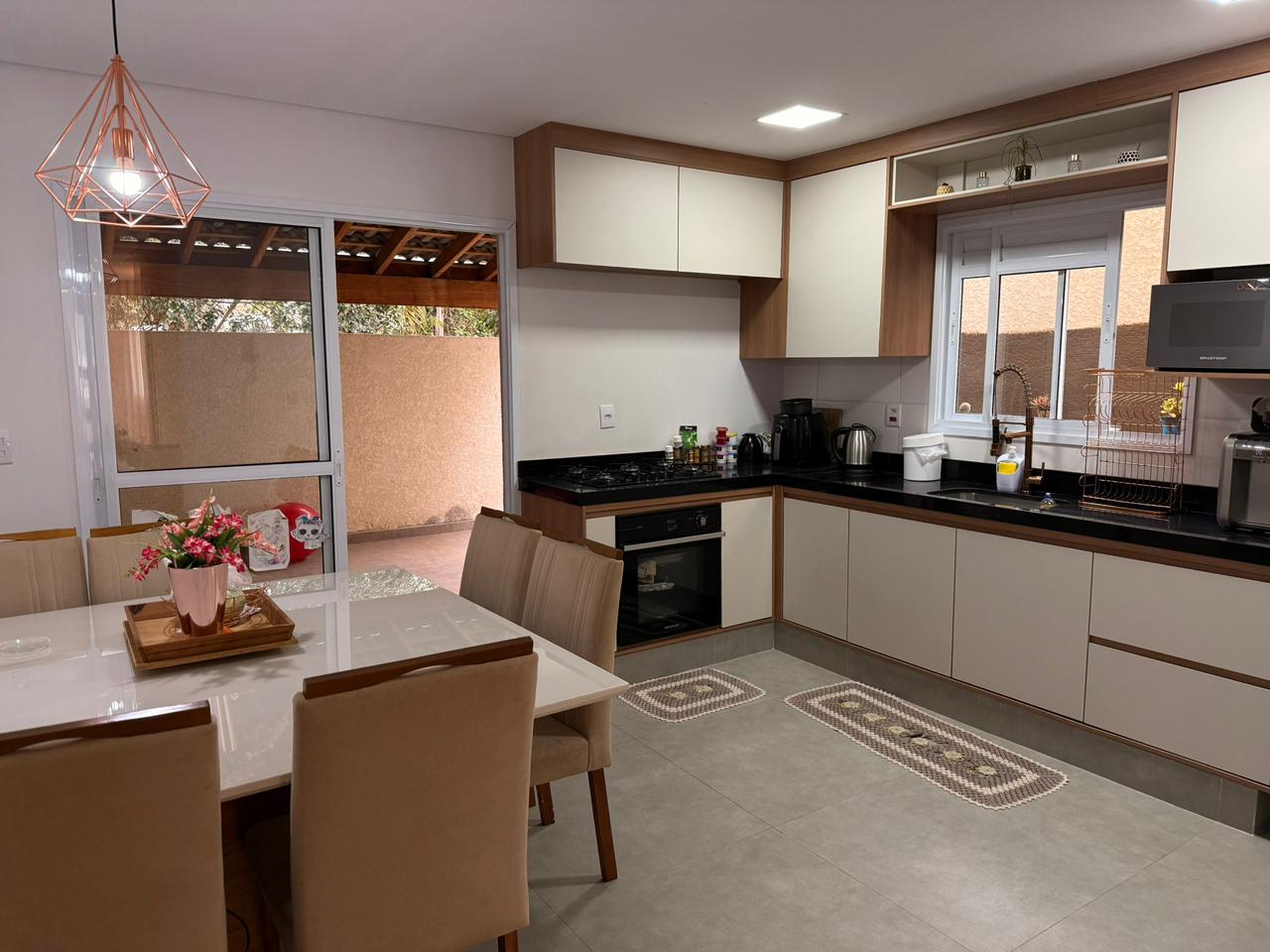 Sobrado em condomínio em Vinhedo/Louveira