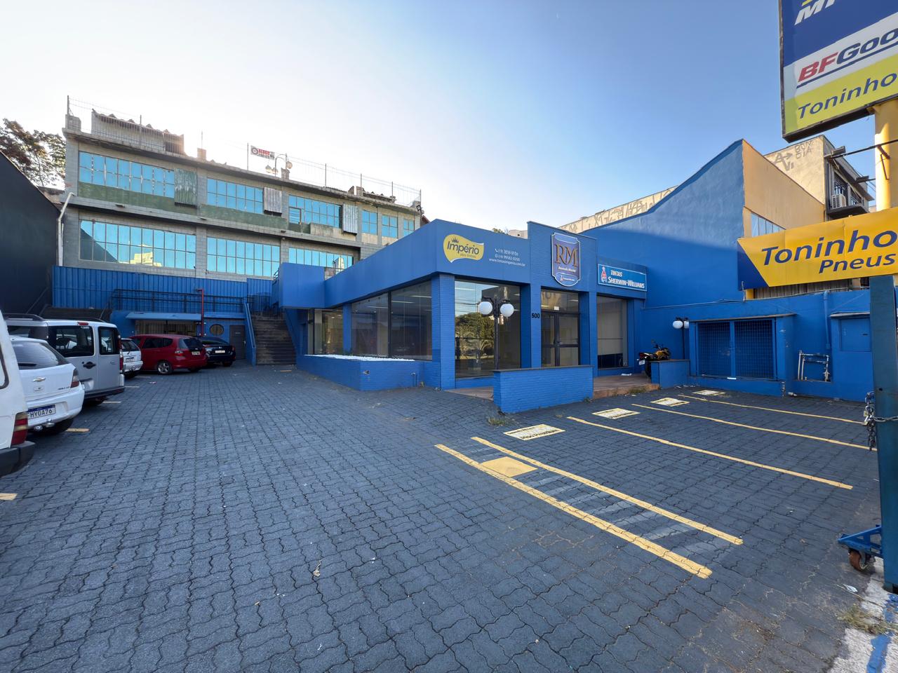 PRÉDIO COMERCIAL EM AVENIDA DE GRANDE FLUXO