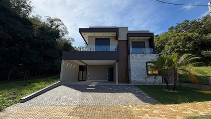 Sobrado Alto Padrão em Louveira