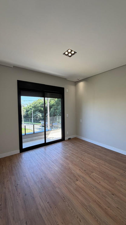 Sobrado Alto Padrão em Louveira