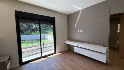 Sobrado Alto Padrão em Louveira