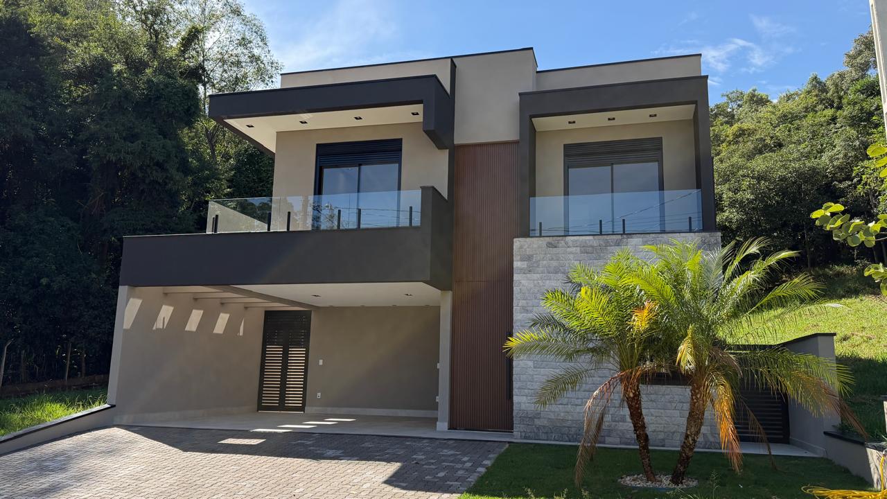 Sobrado Alto Padrão em Louveira