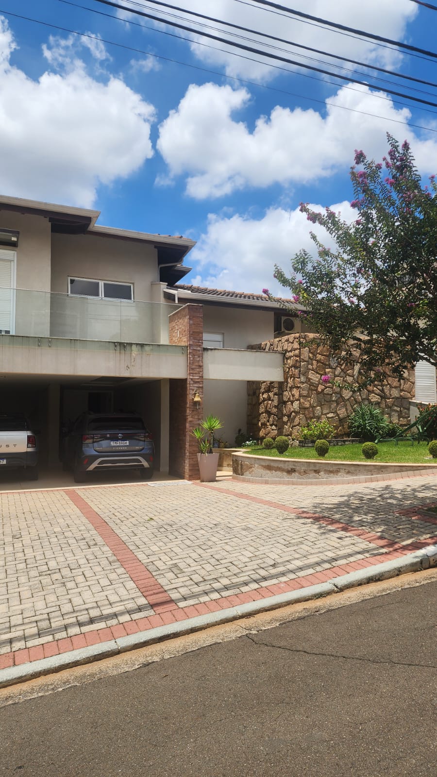 Casa em condomínio próximo ao Shooping Valinhos