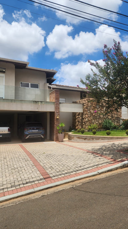 Casa em condomínio próximo ao Shooping Valinhos