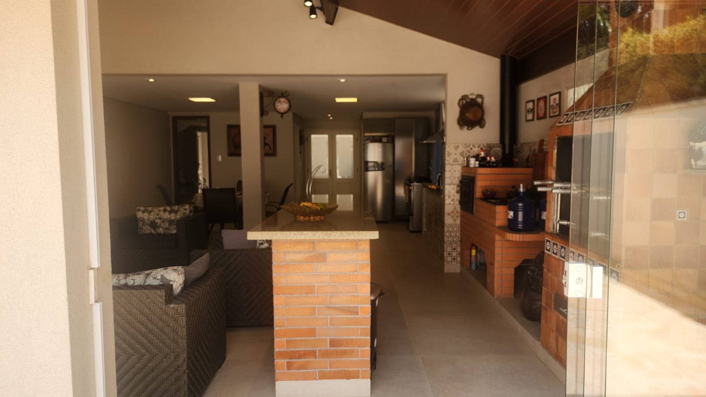 Casa em condomínio próximo ao Shooping Valinhos