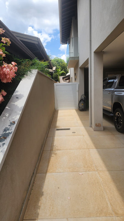 Casa em condomínio próximo ao Shooping Valinhos