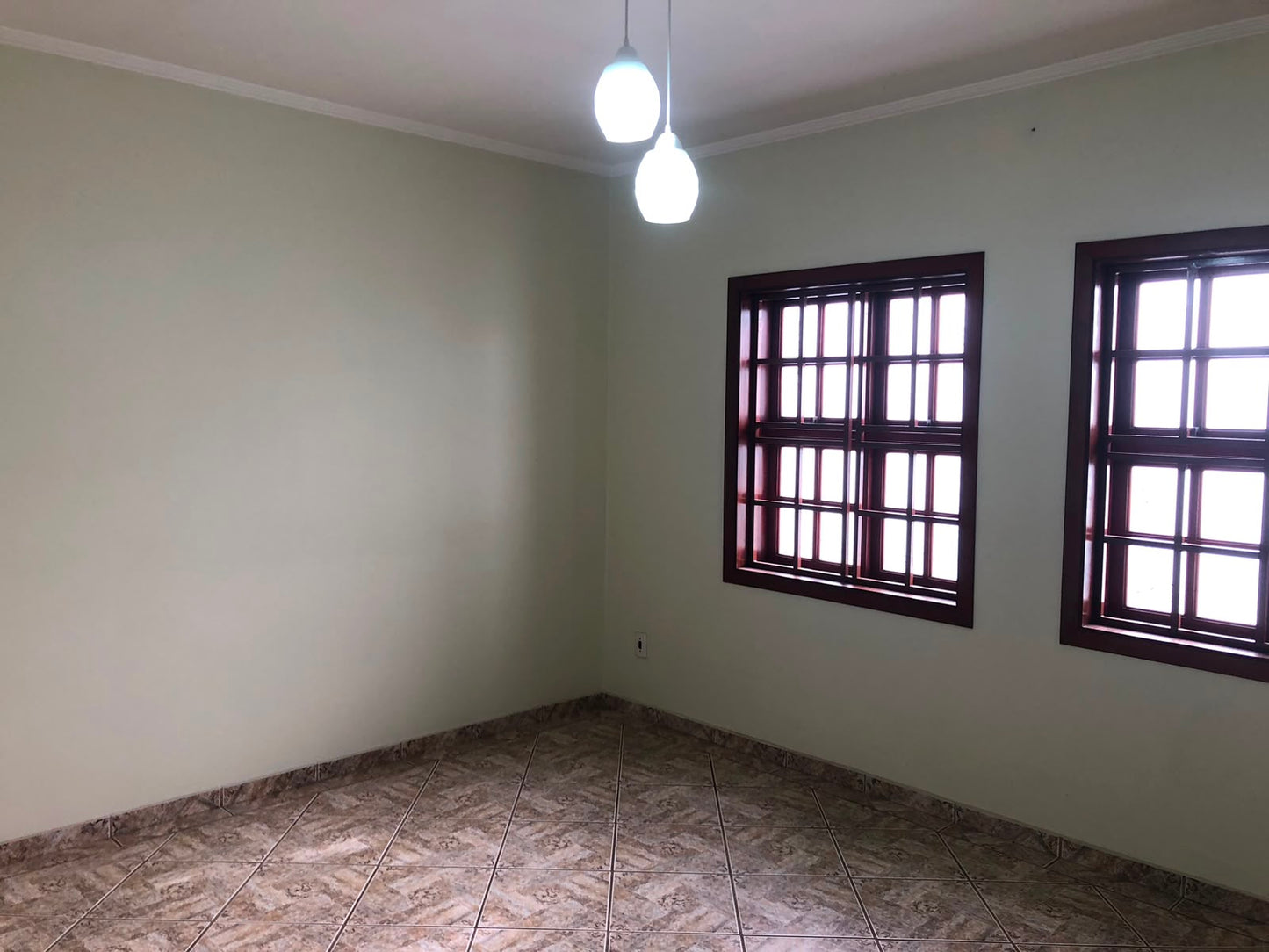 Casa Térrea com Edícula à Venda  em Valinhos