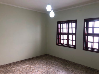 Casa Térrea com Edícula à Venda  em Valinhos
