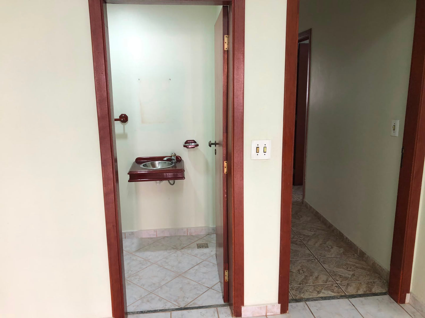Casa Térrea com Edícula à Venda  em Valinhos