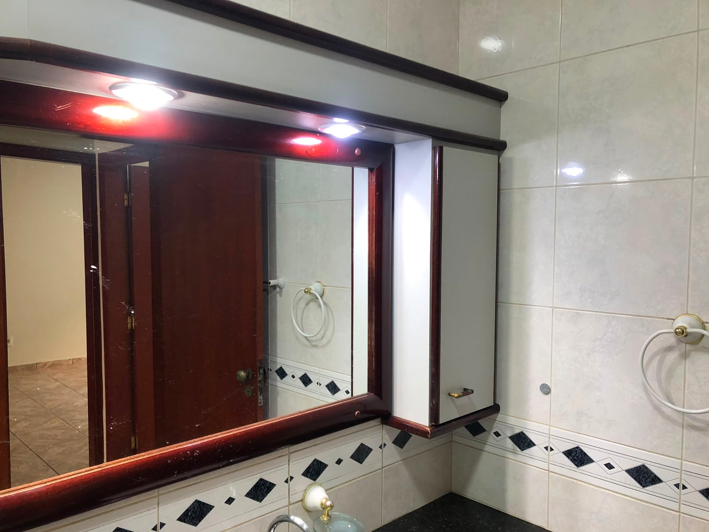 Casa Térrea com Edícula à Venda  em Valinhos