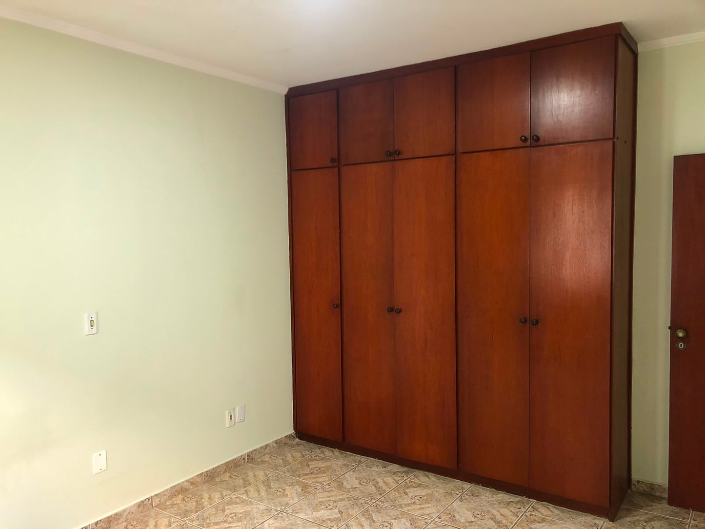 Casa Térrea com Edícula à Venda  em Valinhos