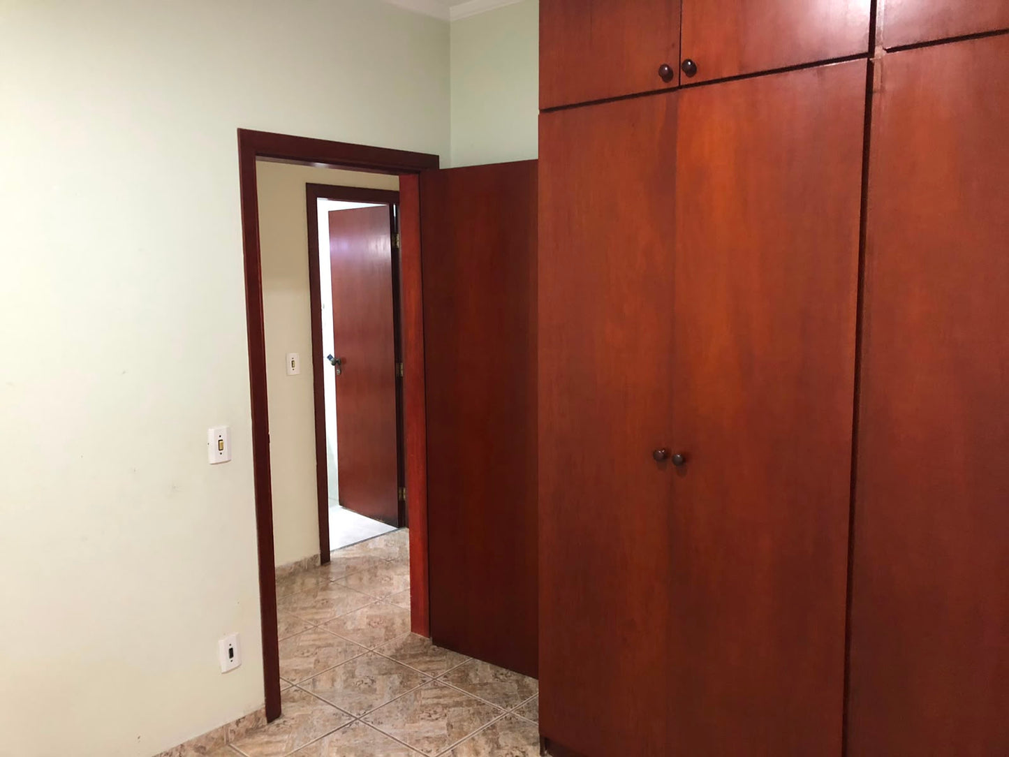 Casa Térrea com Edícula à Venda  em Valinhos