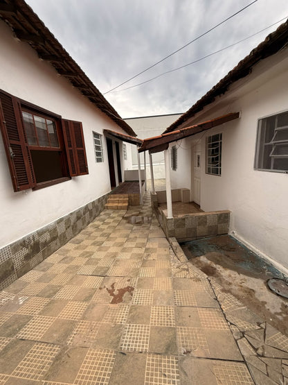 Casa de Fundo para Locação no Centro - 1 Dormitório | Pacote R$ 1.450