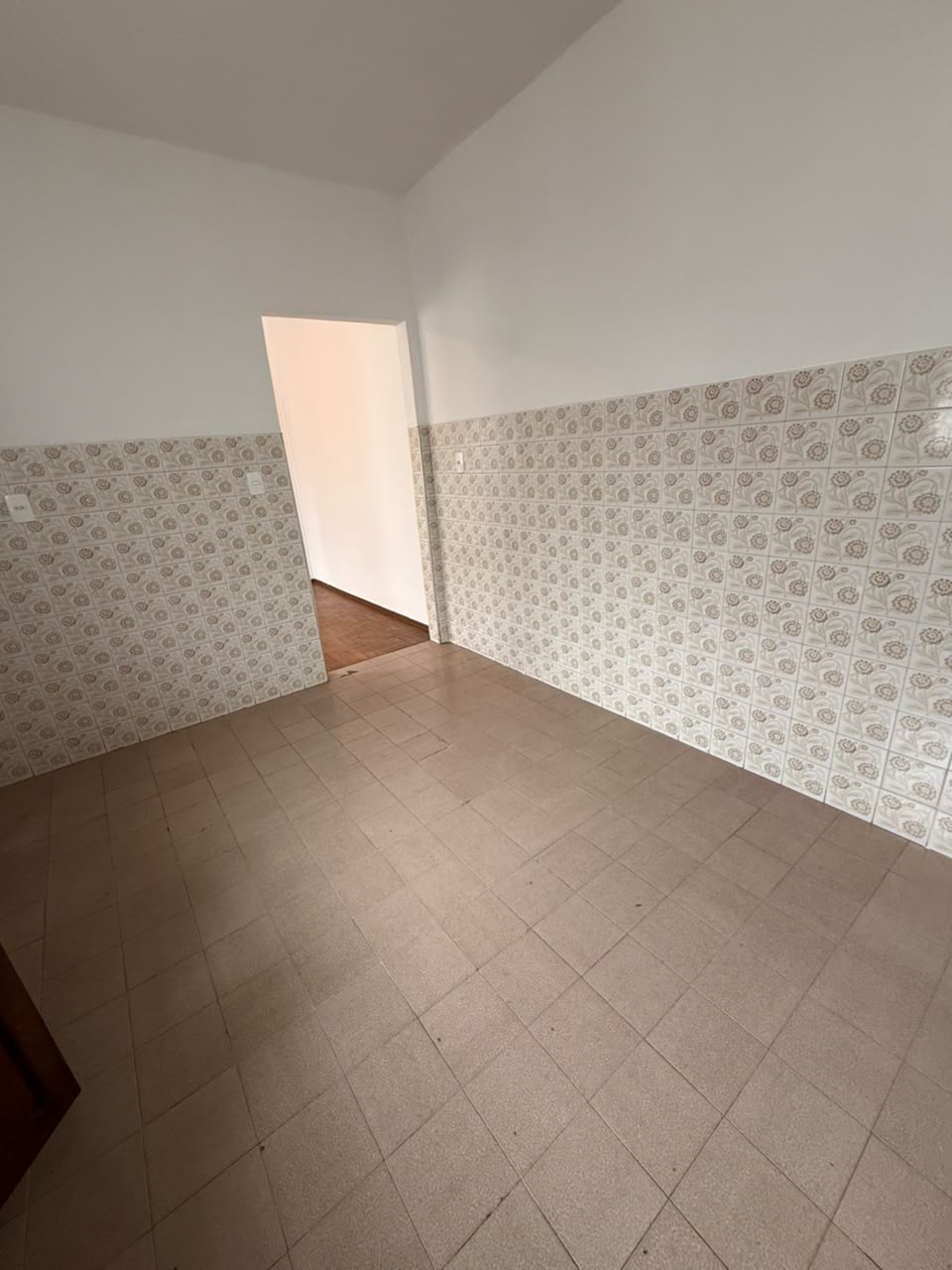 Casa de Fundo para Locação no Centro - 1 Dormitório | Pacote R$ 1.450