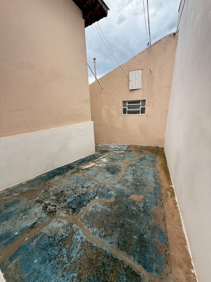 Casa de Fundo para Locação no Centro - 1 Dormitório | Pacote R$ 1.450